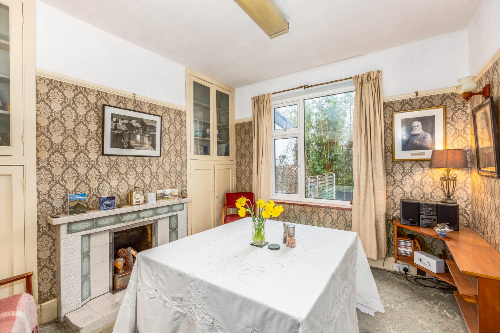 Bishopston Road, Bishopston, Swansea, SA3 3EH